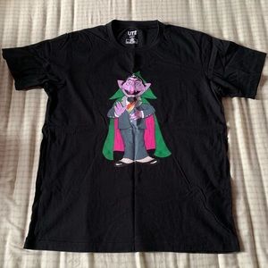Uniqlo kaws x Sesame Street Shirt